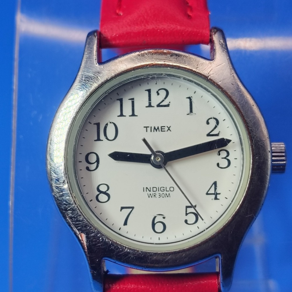 Vintage 2002 Timex Indiglo 23mm Women's Quartz Watch New‎ Red Leather Strap